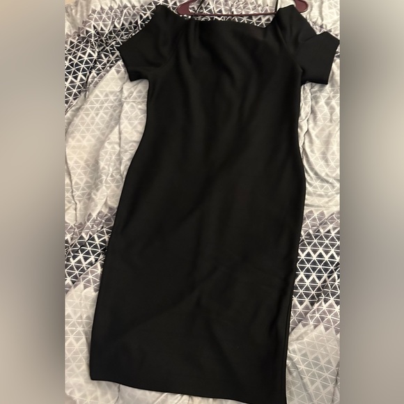 Dresses - Picture 6 of 6